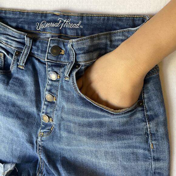 Universal Thread Women Shorts 8/29R Blue Denim Button 2.5" Inseam - Picture 9 of 10